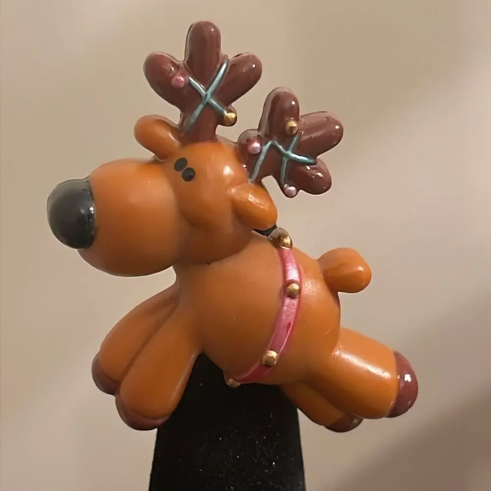 Vintage Russ Brown Reindeer Brooch - Christmas Brooch Holiday Pin